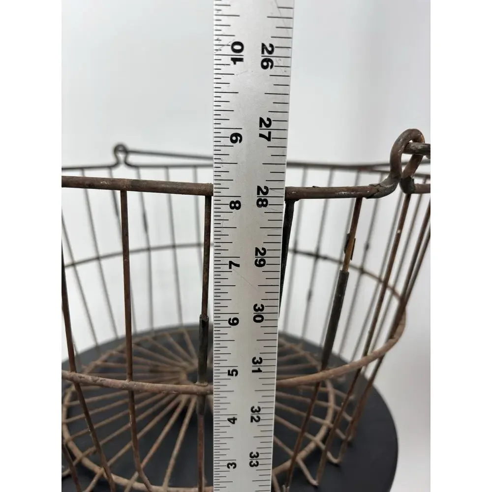 VINTAGE RUSTY CLAM OYSTER METAL LARGE BASKET W RING FISHING CAPE COD DECORATIVE